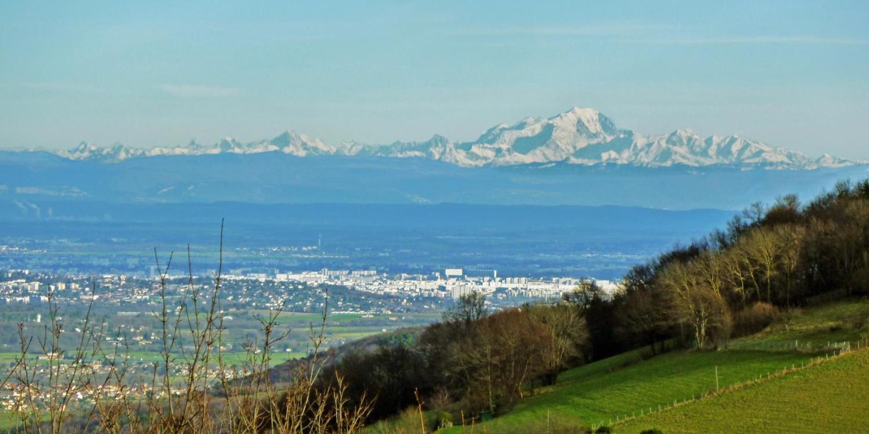 Gites Des Esselards Yzeron Esterno foto