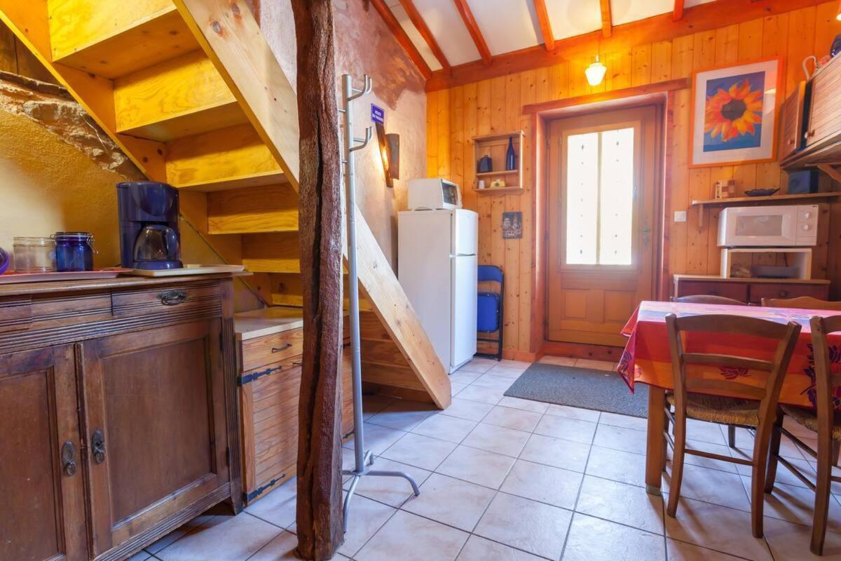 Gites Des Esselards Yzeron Esterno foto
