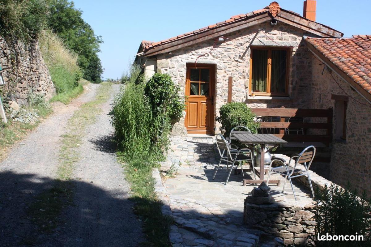 Gites Des Esselards Yzeron Esterno foto