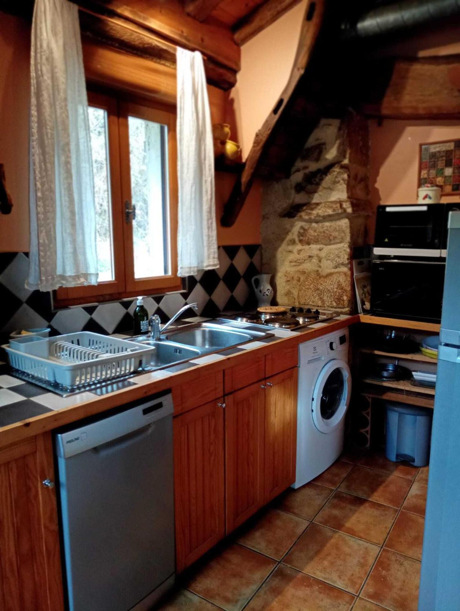Gites Des Esselards Yzeron Esterno foto