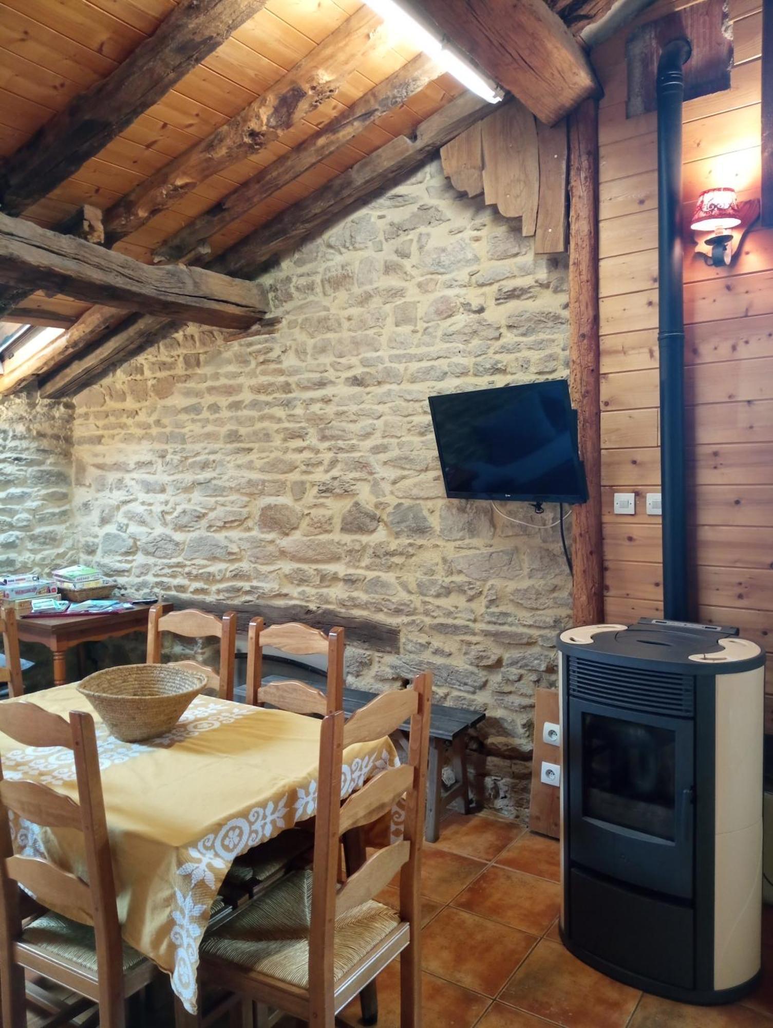 Gites Des Esselards Yzeron Esterno foto