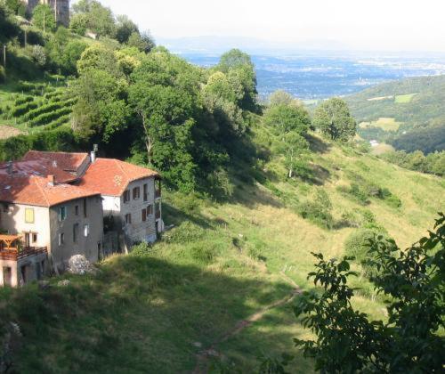 Gites Des Esselards Yzeron Esterno foto