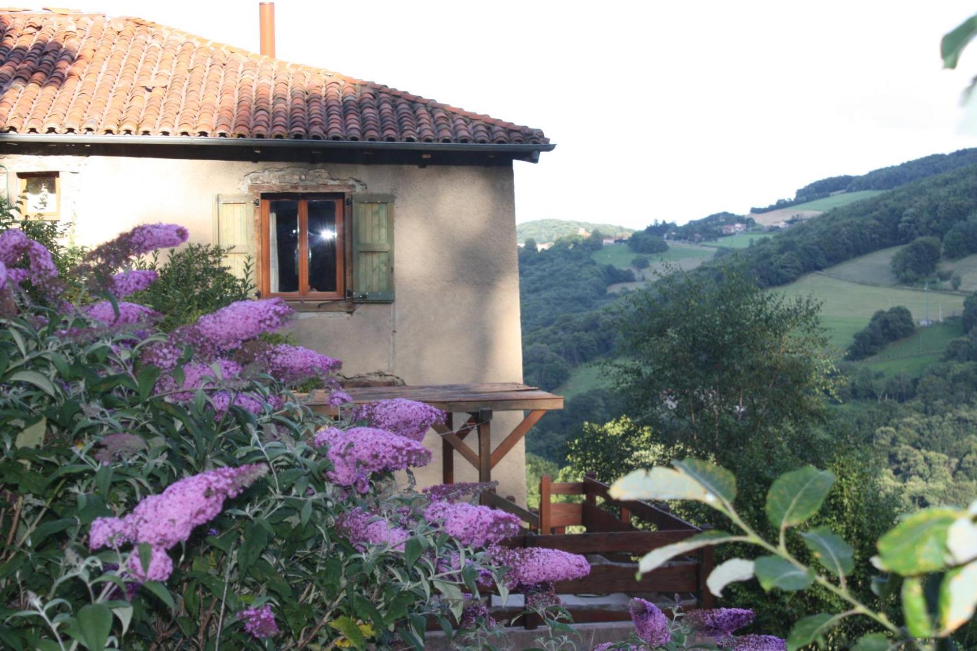 Gites Des Esselards Yzeron Esterno foto