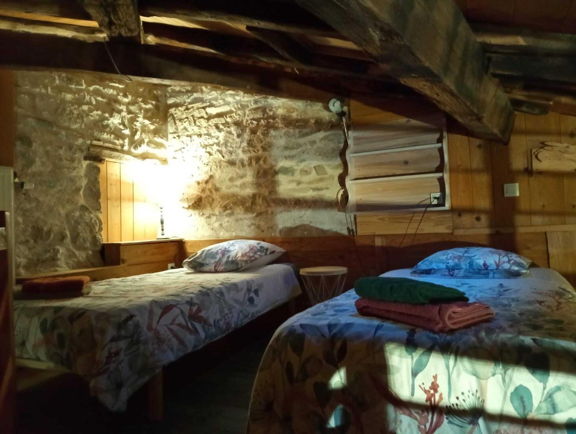 Gites Des Esselards Yzeron Esterno foto